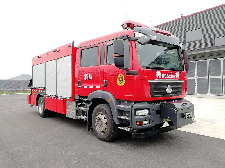 LCG5160TXFJY120SI型抢险救援消防车
