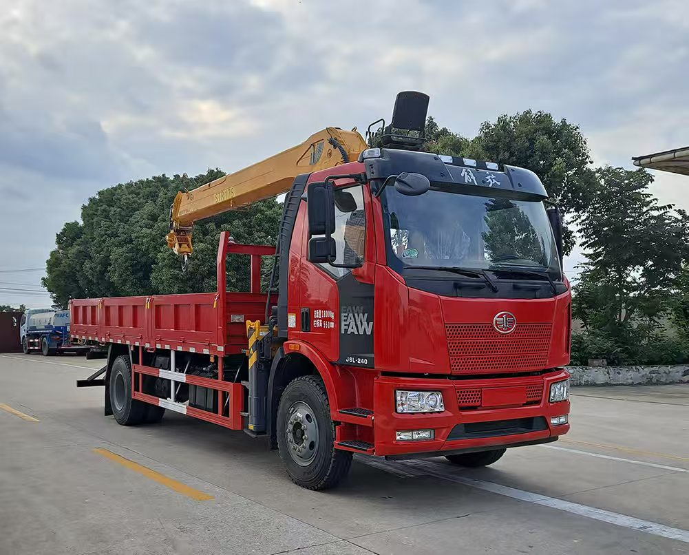 XCL5181JSQJ6L型随车起重运输车