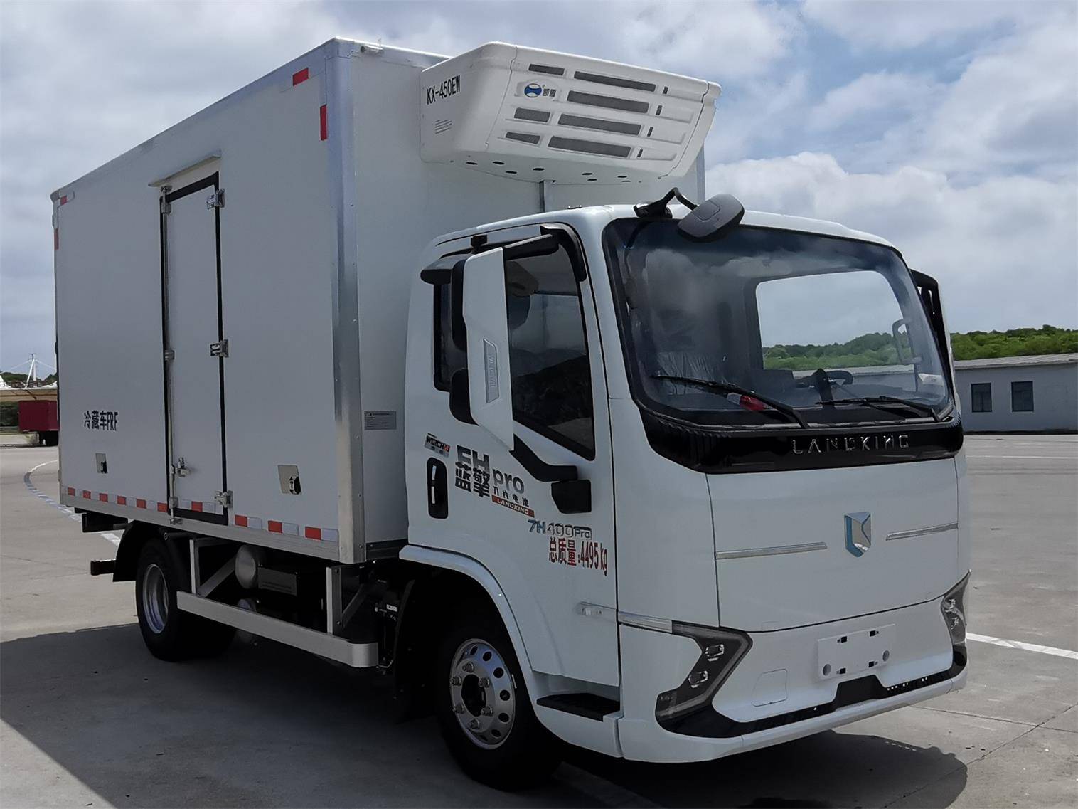 PFT5042XLCBEV型纯电动冷藏车