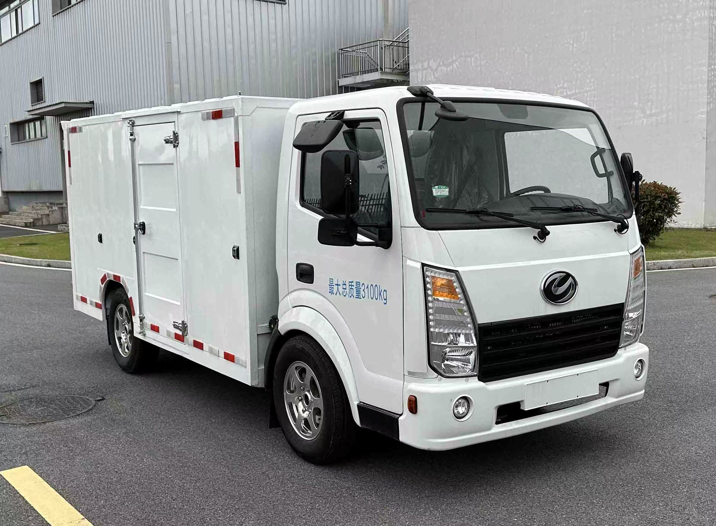 EQ5031XBWTQBEV型纯电动保温车