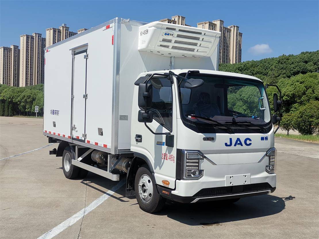 PFT5046XLCBEV型纯电动冷藏车