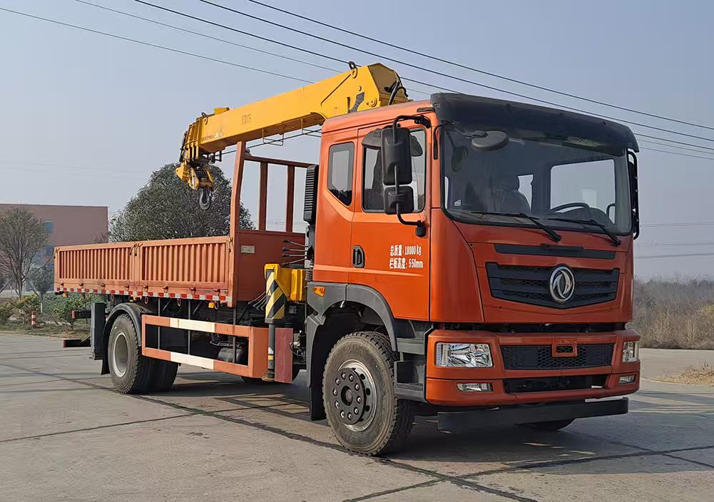 .XCL5180JSQG6型随车起重运输车
