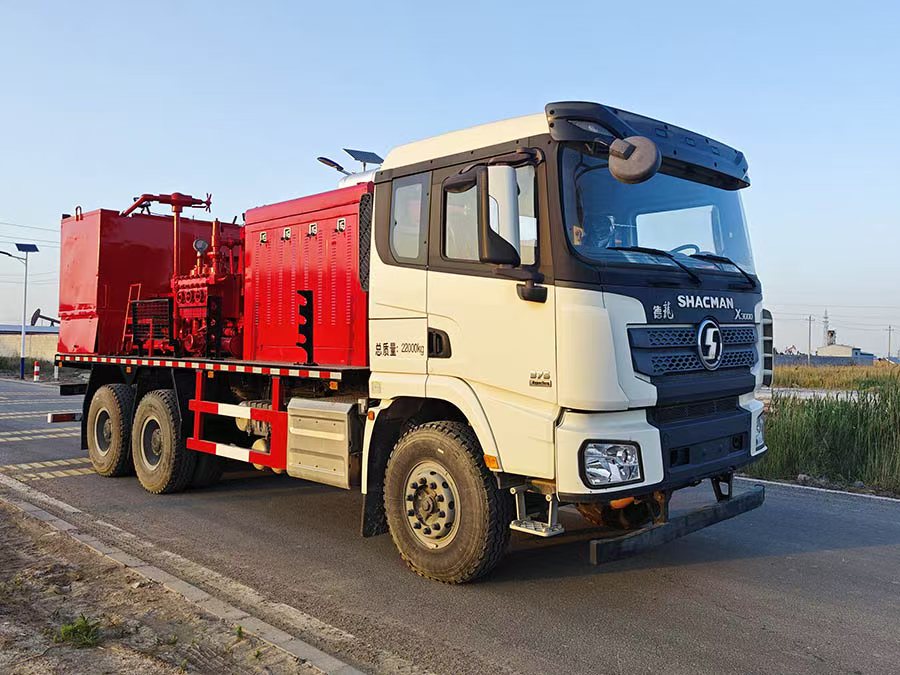 YZZ5221TYL70R型压裂车