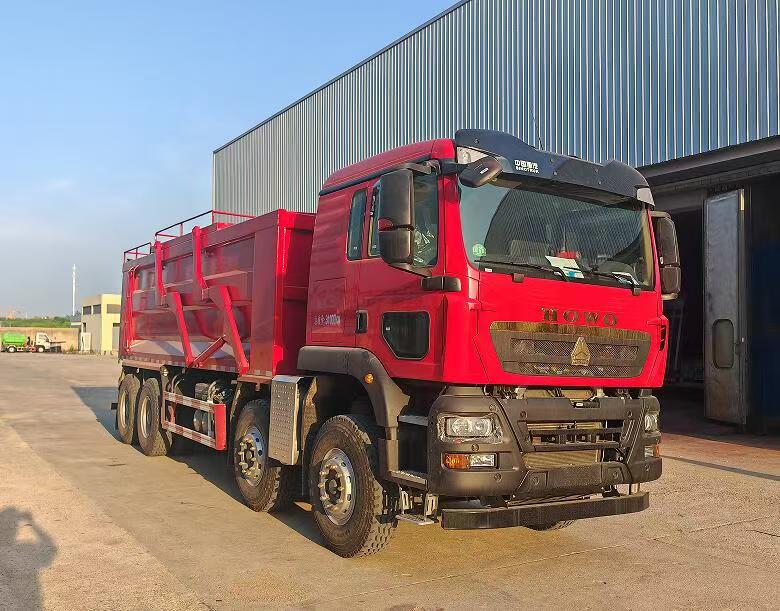 YG5317TSGZZC型压裂砂罐车