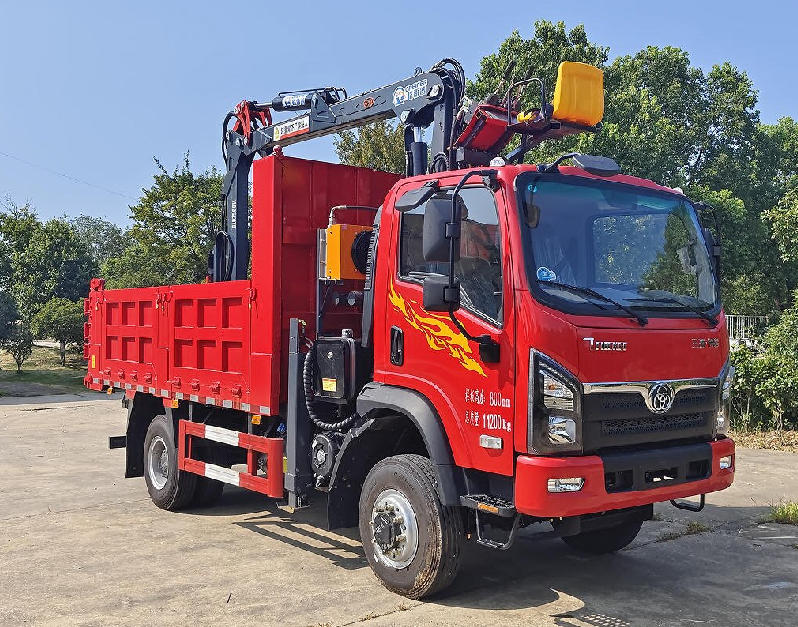 STQ2111ZZDE6型越野抓斗式垃圾车