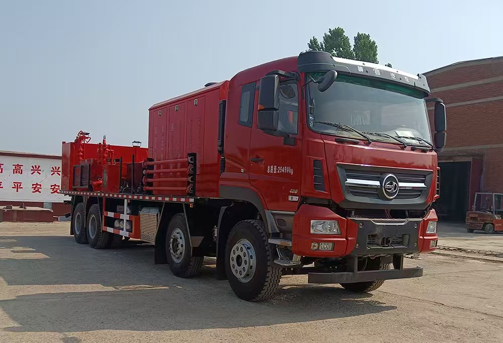 .EBX5250TYL100型压裂车