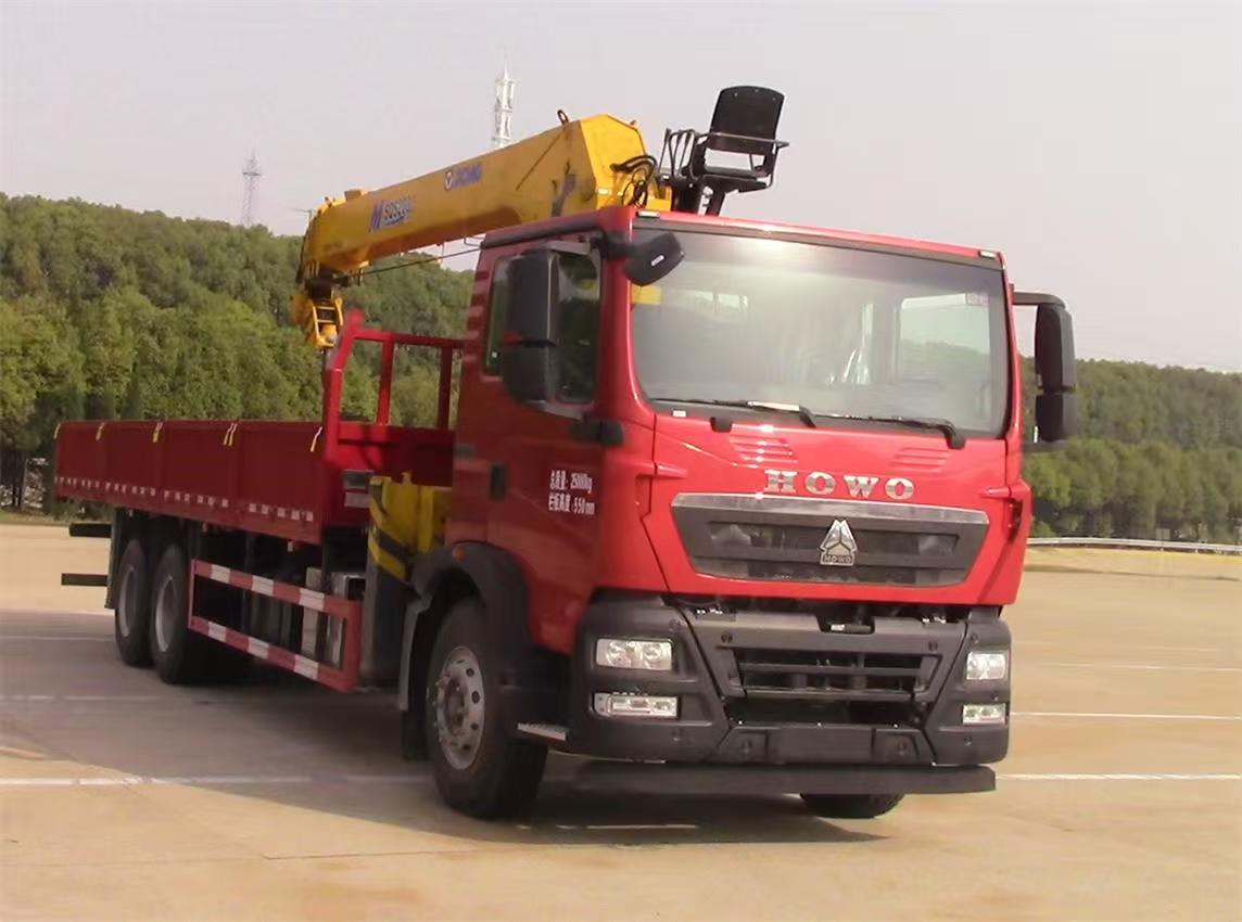 PFT5257JSQD6C型随车起重运输车