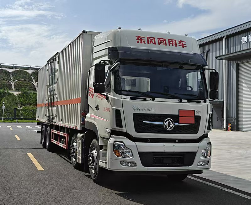 DFC5327XZWDFV6型杂项危险物品厢式运输车