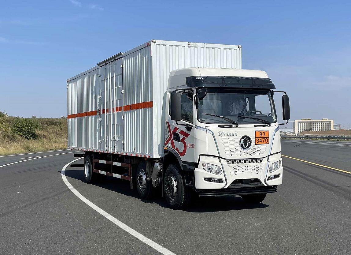 DFV5263XZWGP6D型杂项危险物品厢式运输车
