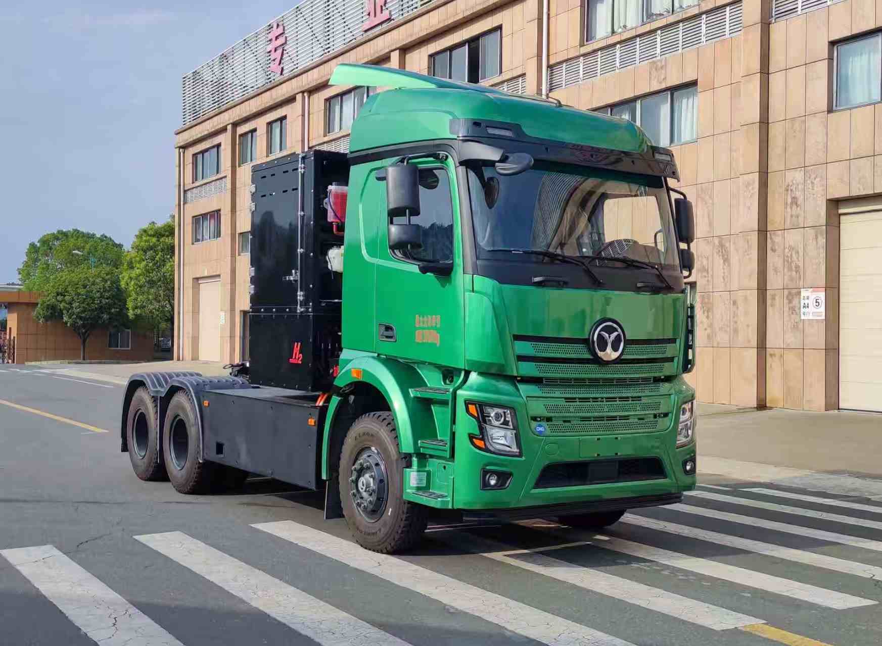 EQ4251GTFCEV8型燃料电池半挂牵引车