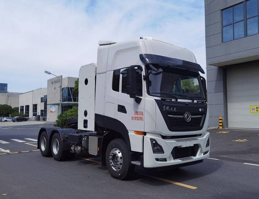 DFV4259GP6C2型半挂牵引车