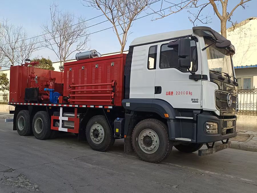 YZZ5221TYL70型压裂车