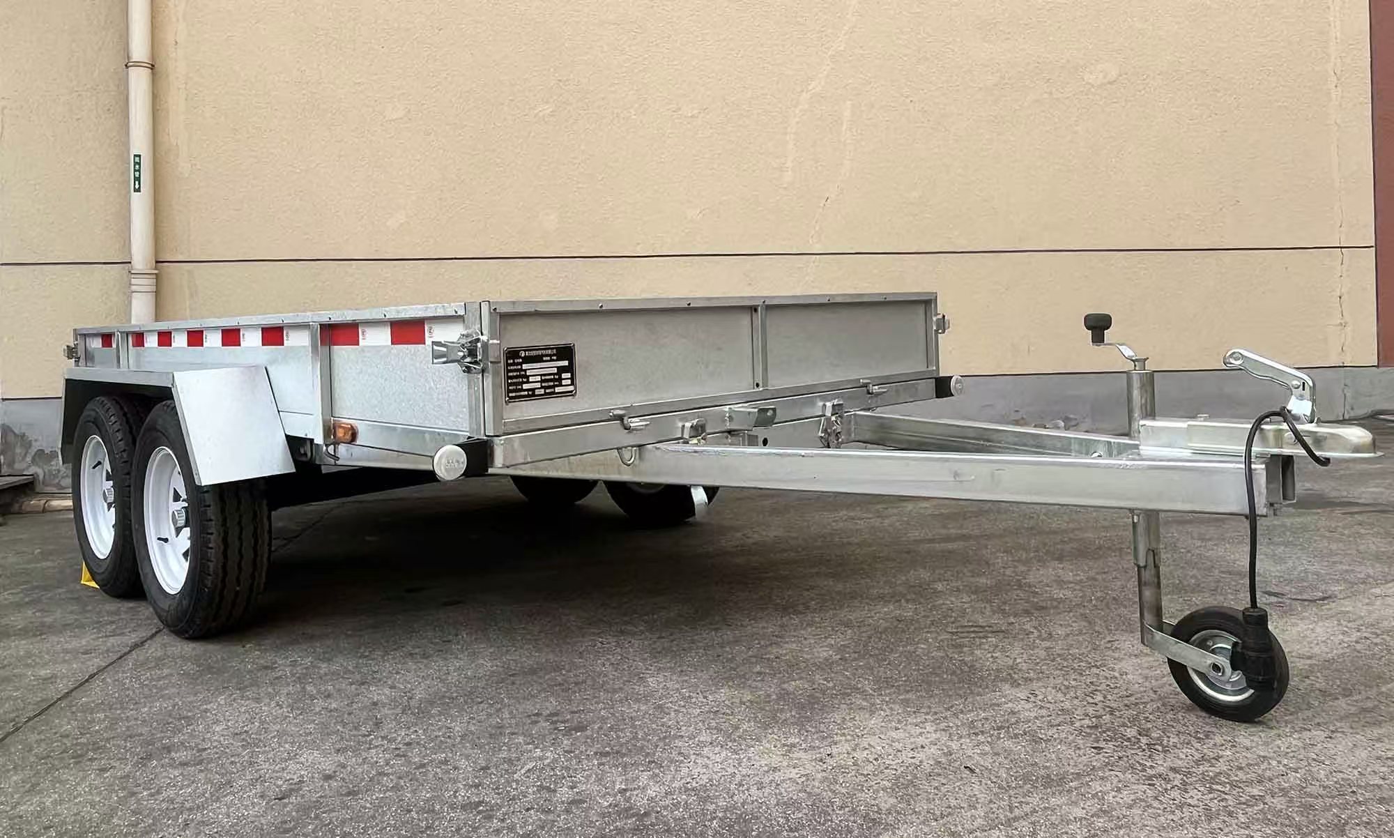 EJH9012C型运输类中置轴挂车