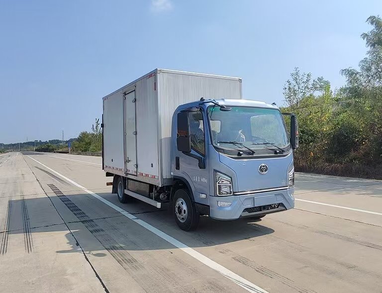 STQ5048XXYN7BEV型纯电动厢式运输车