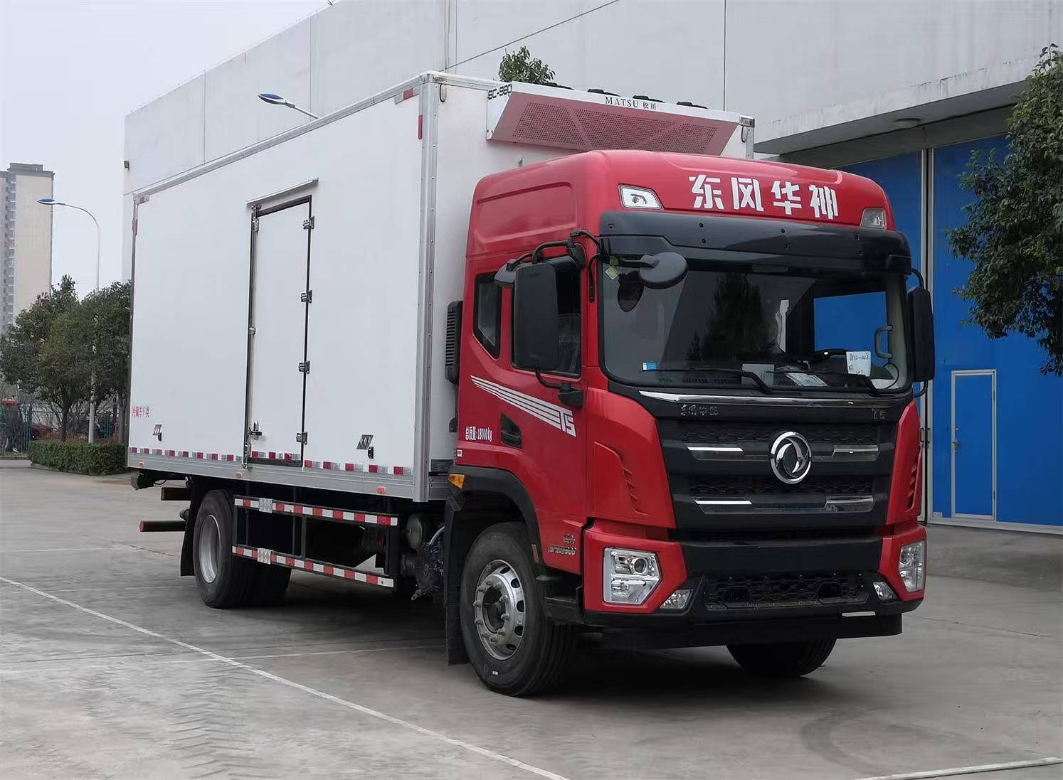 HEQ5186XLCL6型冷藏车