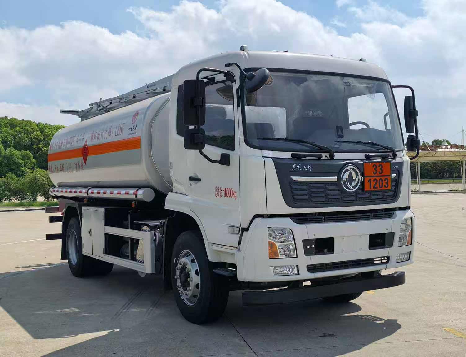 YZZ5182GJYDF6型加油车