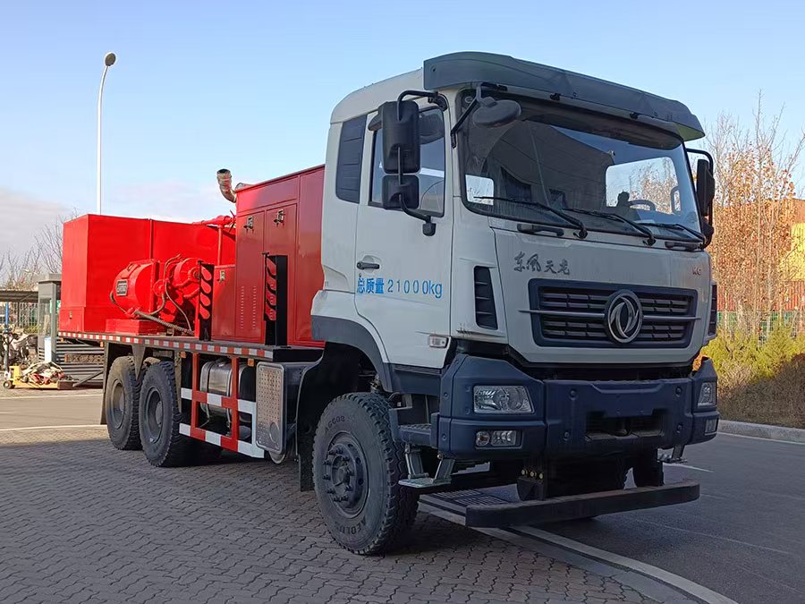 YZZ5214TYL70型压裂车