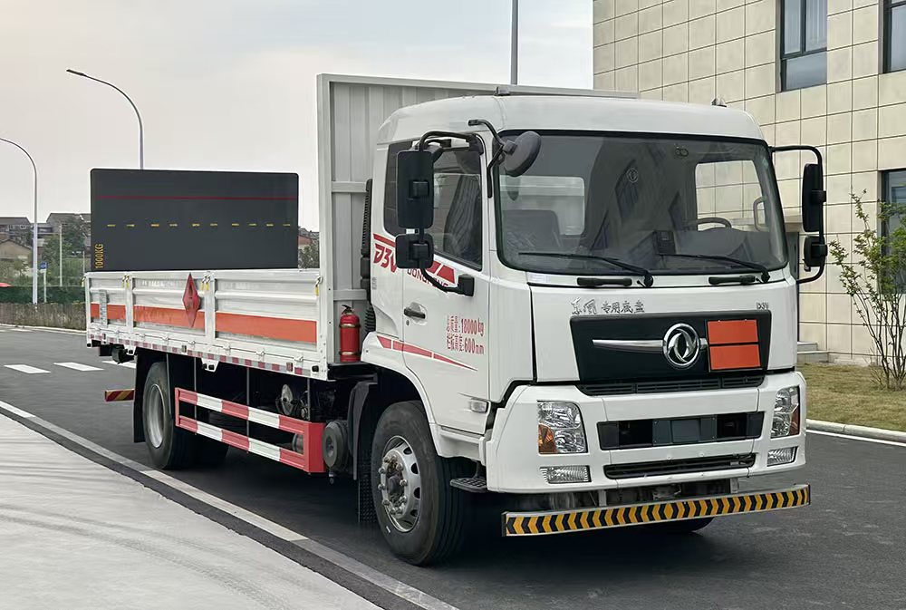 DFC5183TQPDFV6型气瓶运输车