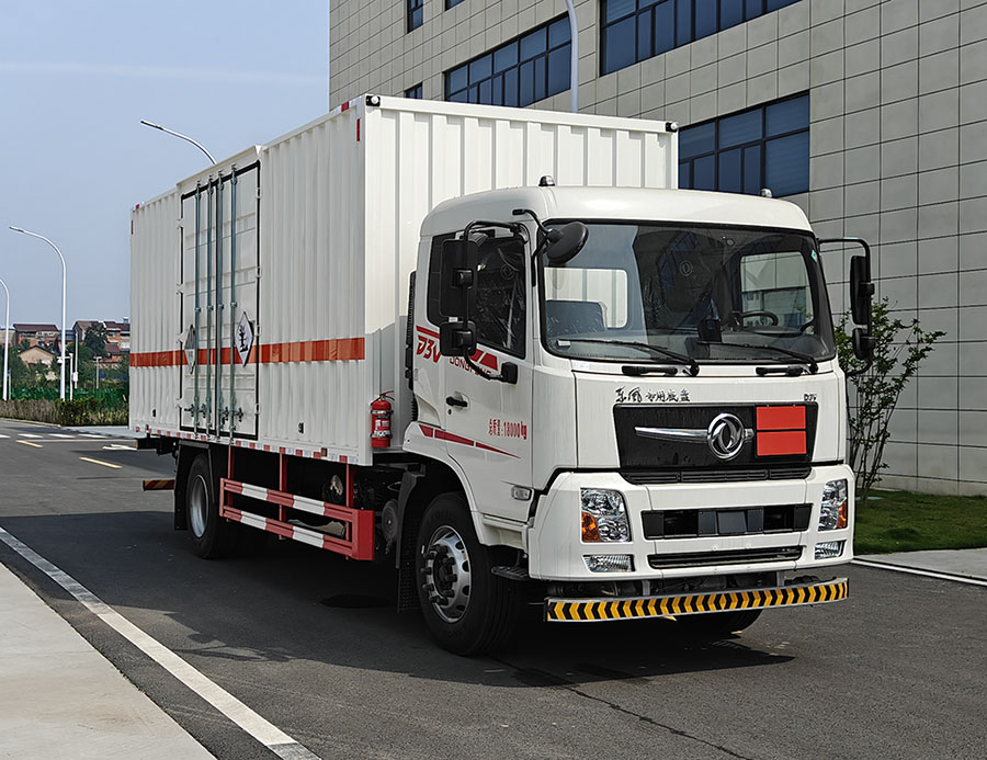 DFC5183XZWDFV6型杂项危险物品厢式运输车