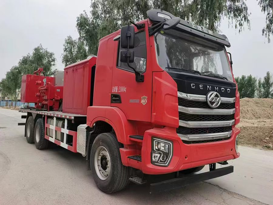 YZZ5210TYLCQ6R型压裂车