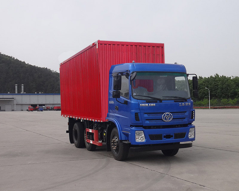 STQ5247XXYD6型厢式运输车