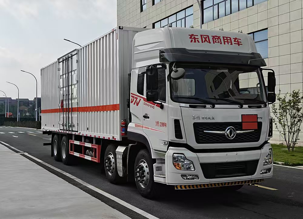DFC5327XRYDFV6型易燃液体厢式运输车