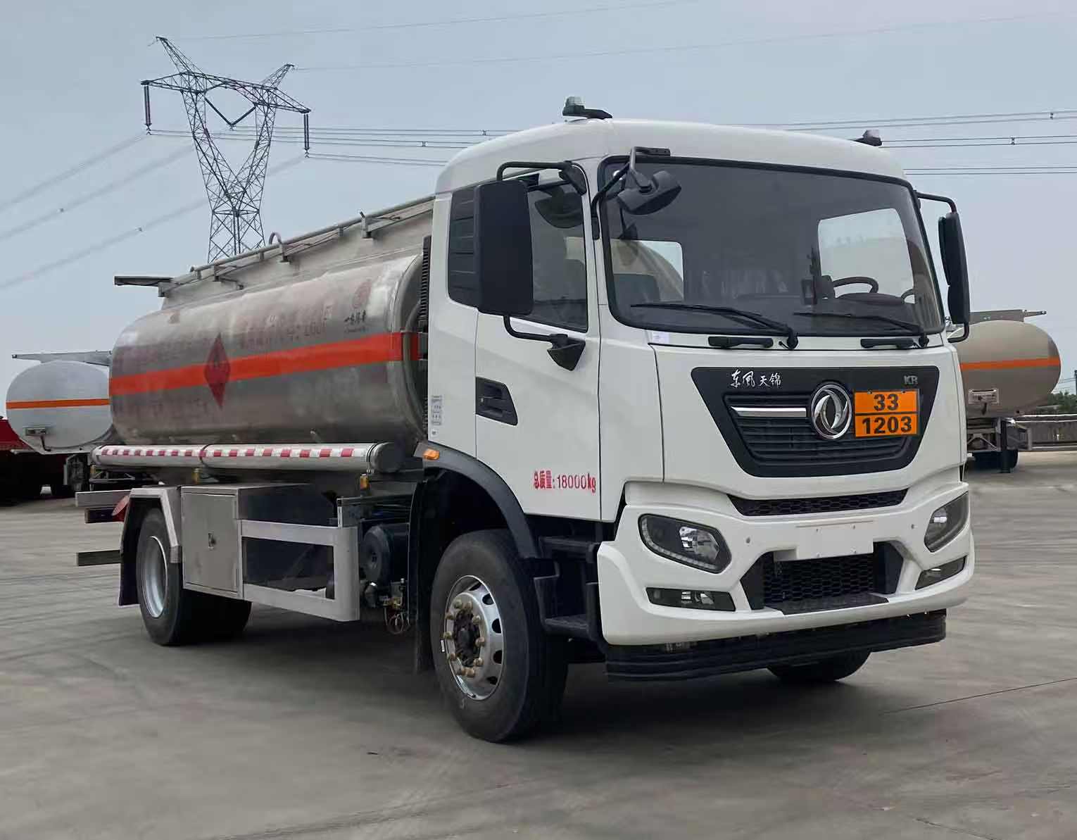 YZZ5180GYYLD6型铝合金运油车