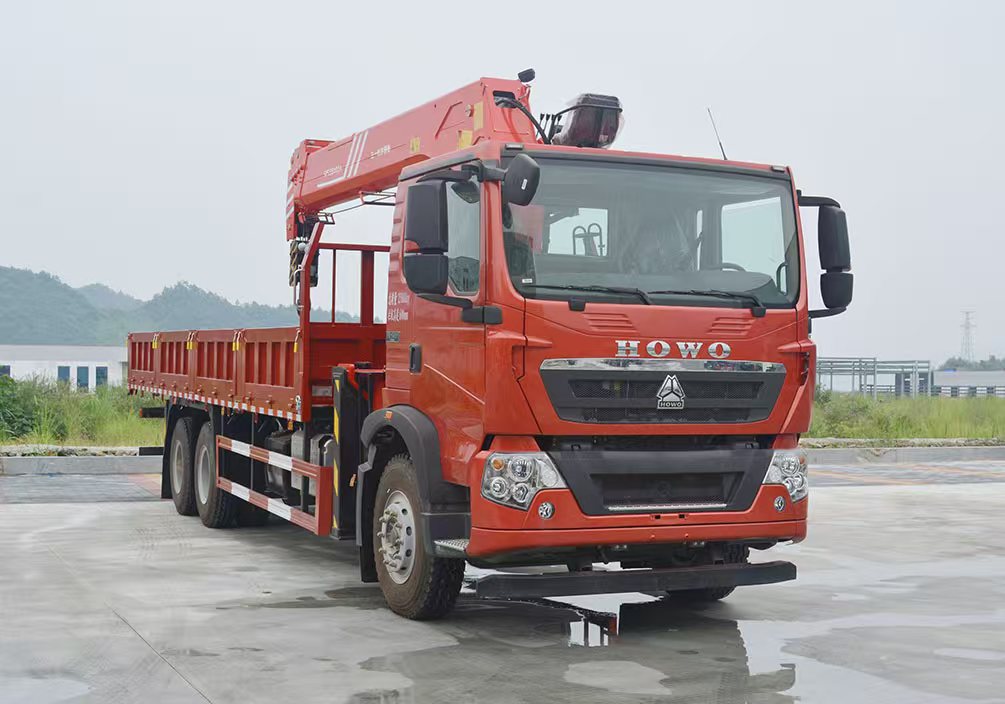 HHH5250JSQZZ6型随车起重运输车