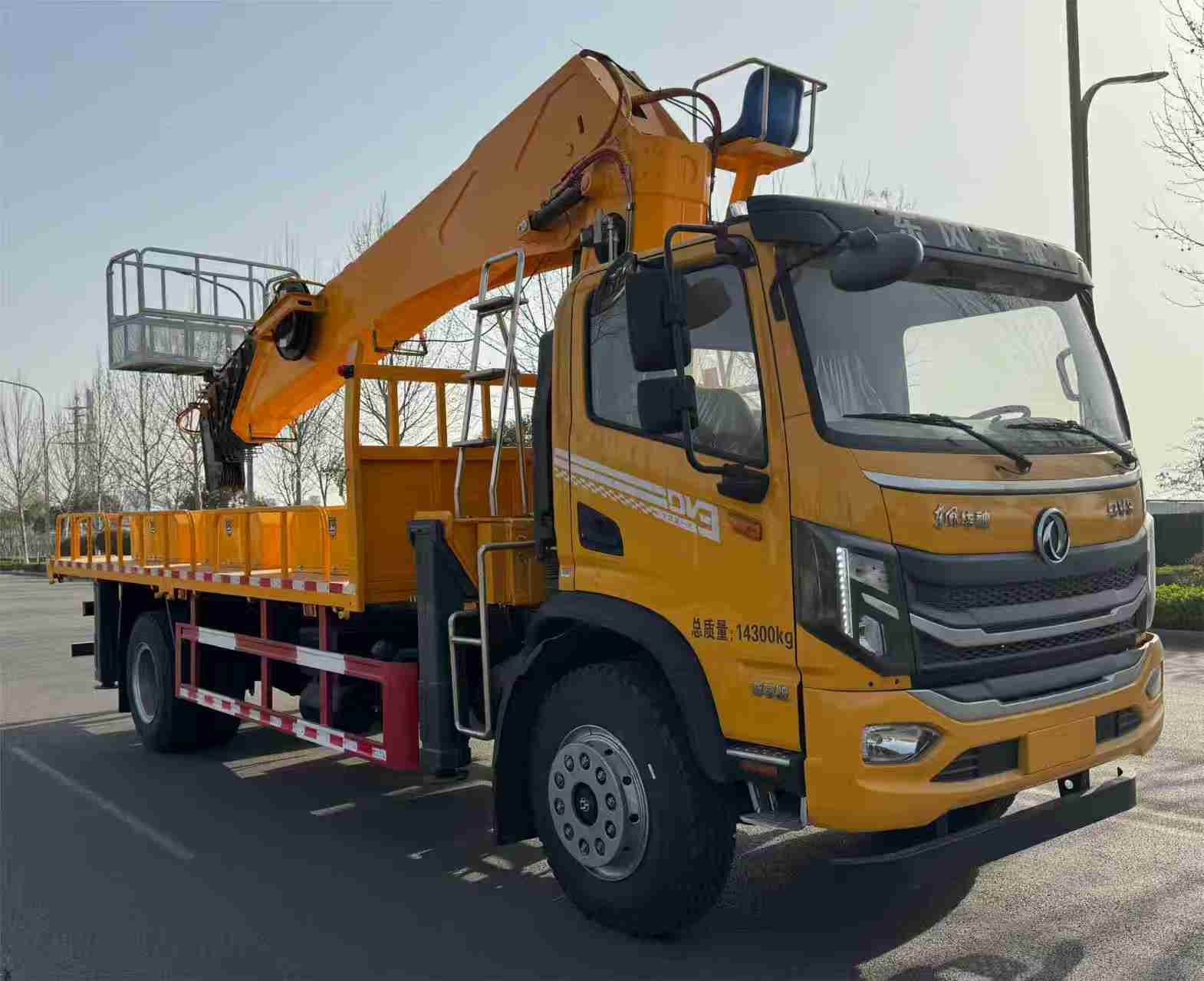 ZZZ5140XJXEQ6型抽油机检修车