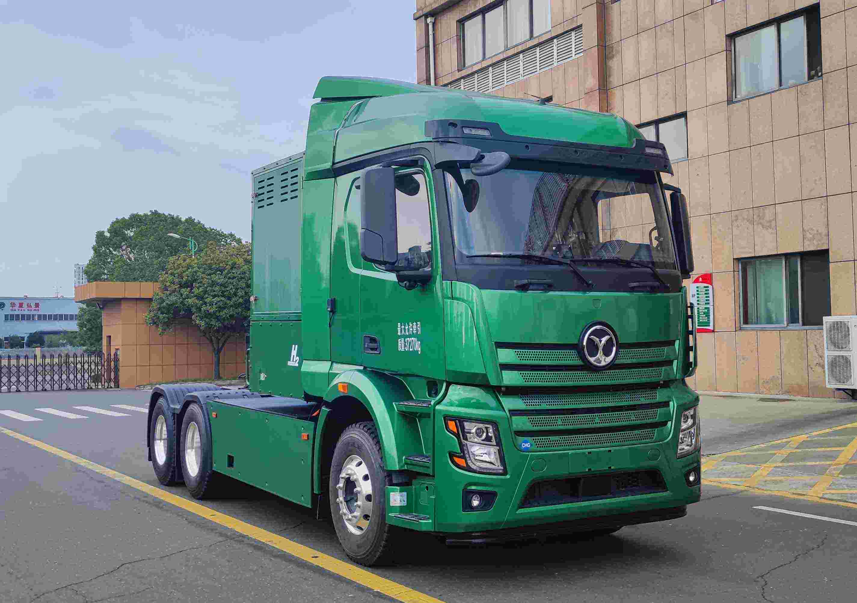 EQ4251GTFCEV9型燃料电池半挂牵引车