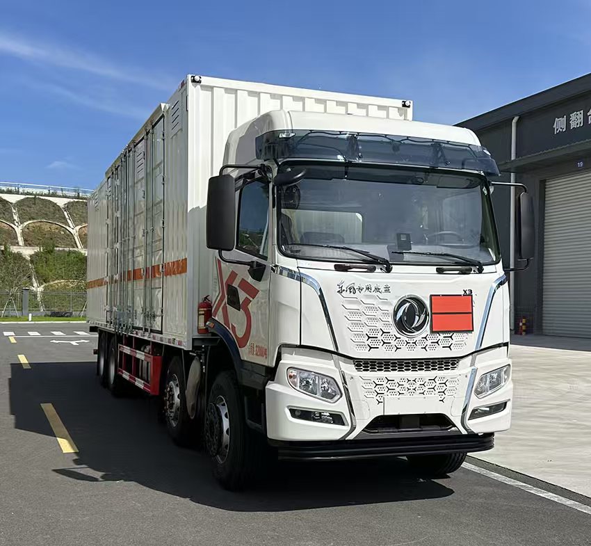 DFC5327XRQDFV6型易燃气体厢式运输车
