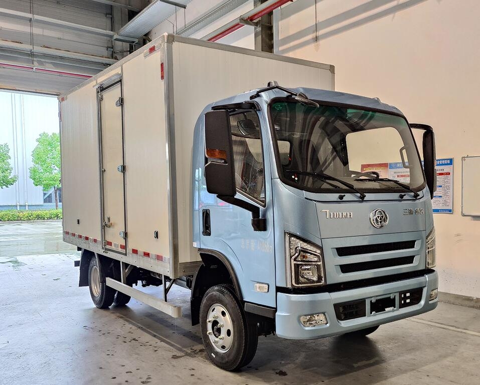 STQ5048XXYNBEV型纯电动厢式运输车