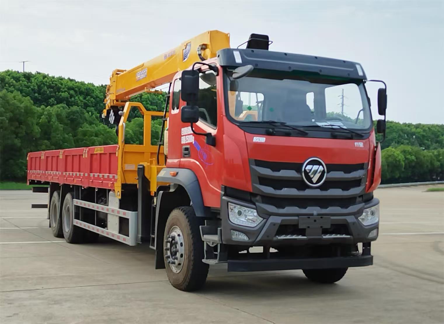 PFT5259JSQD6A型随车起重运输车