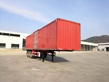 YXG9403XXY型厢式运输半挂车