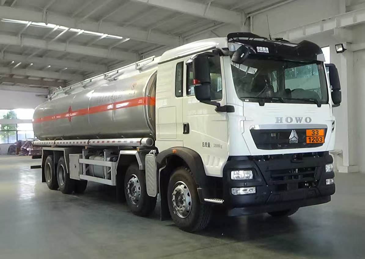 YZZ5320GYYLZ6A型铝合金运油车