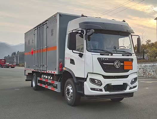 YZZ5180XRQDF6型易燃气体厢式运输车