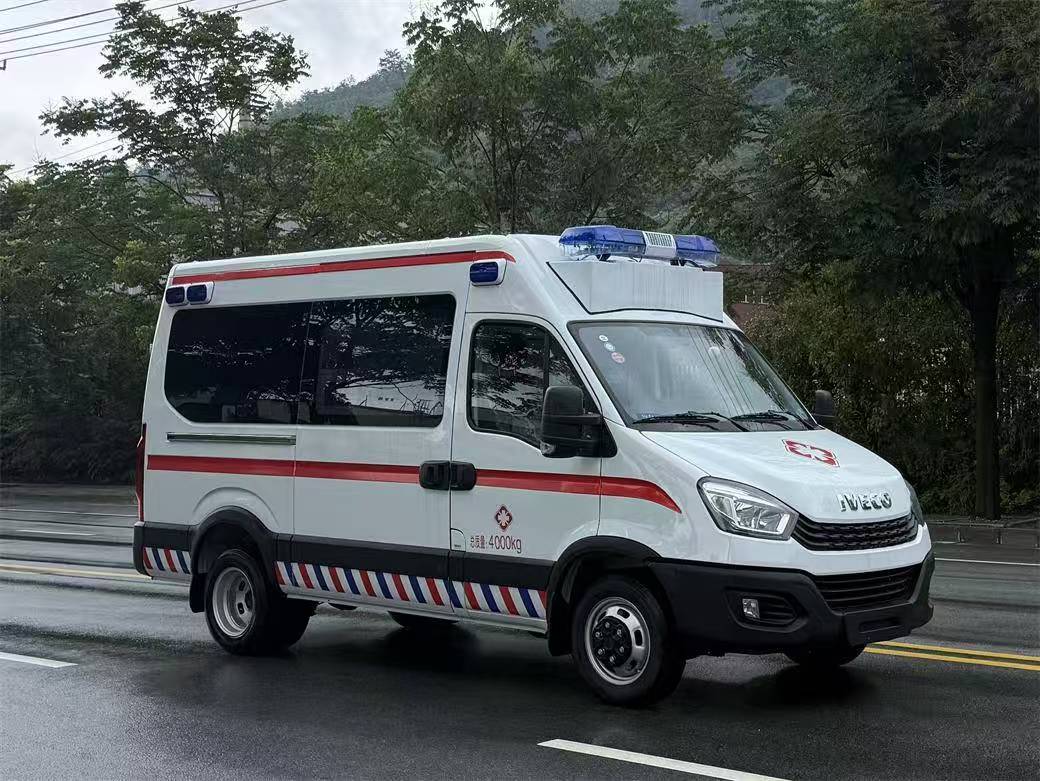 PFT5040XJH6A型救护车