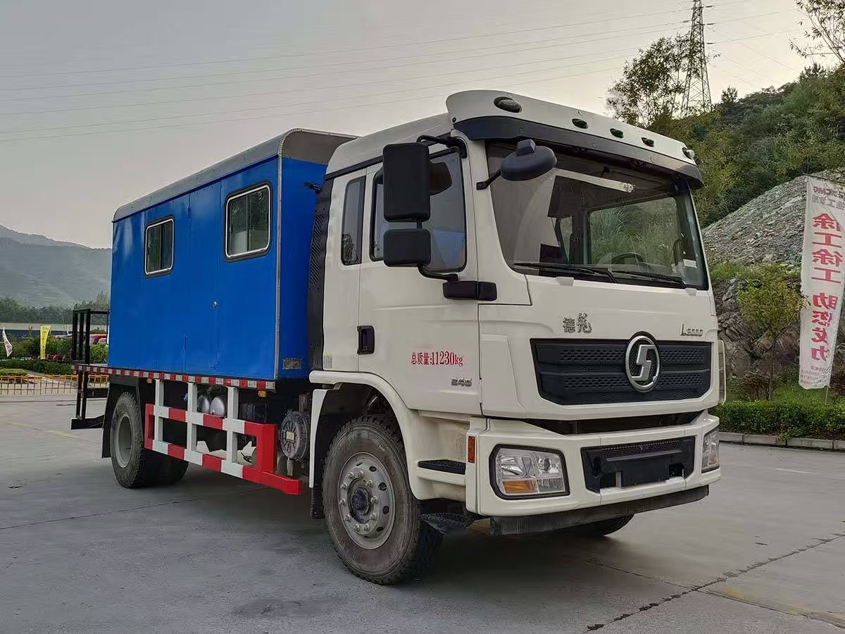 HHH5110TGL型锅炉车