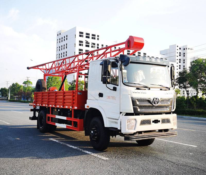 ZZZ5120TZJST6型钻机车