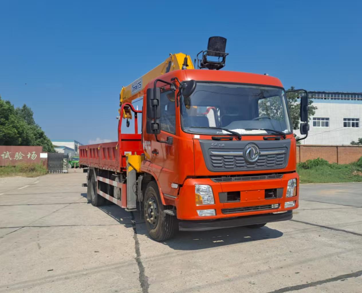 XCL5182JSQ6型随车起重运输车