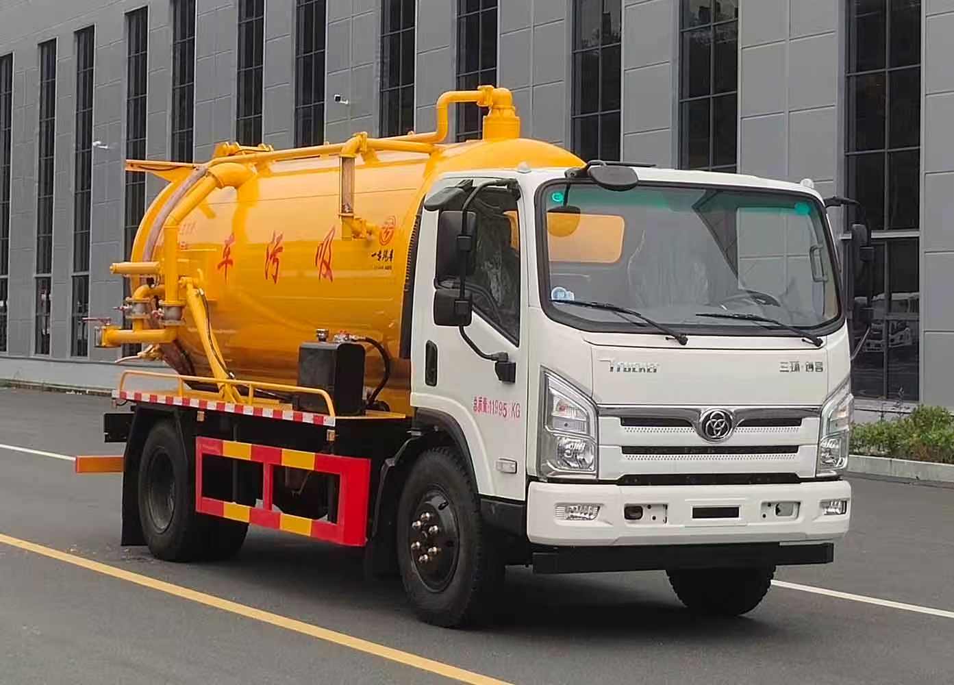 YZZ5120GXWST6型吸污车