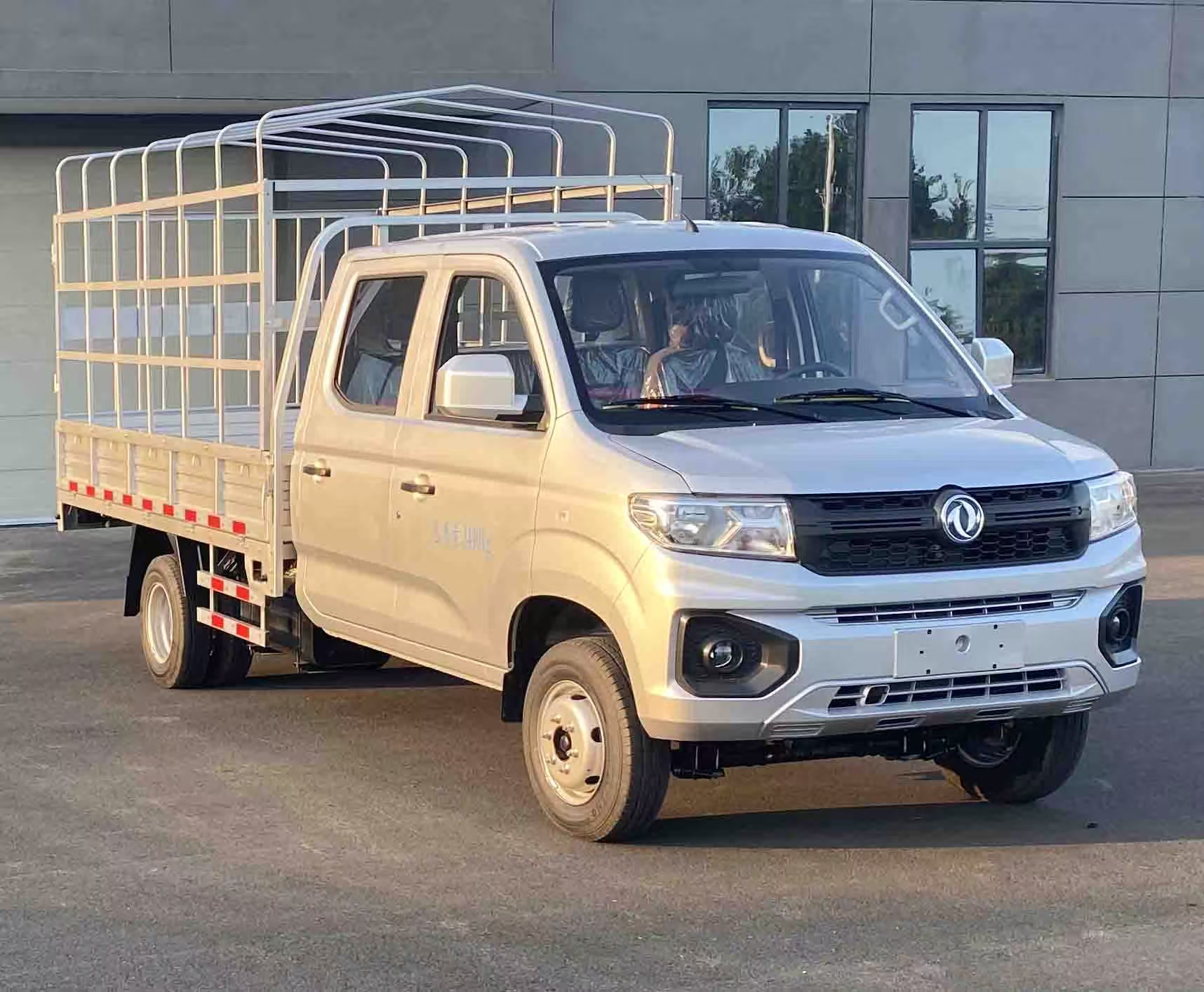DXK5030CCYC36HL型仓栅式运输车