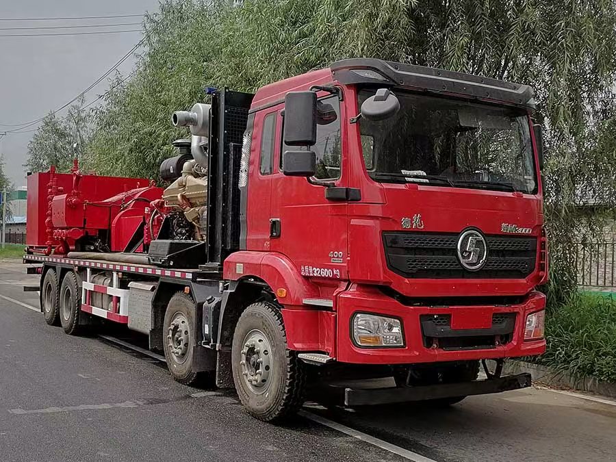 YZZ5330TYL140型压裂车