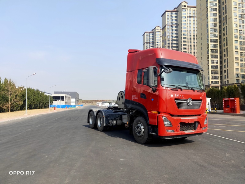 DFH4250D24型半挂牵引车