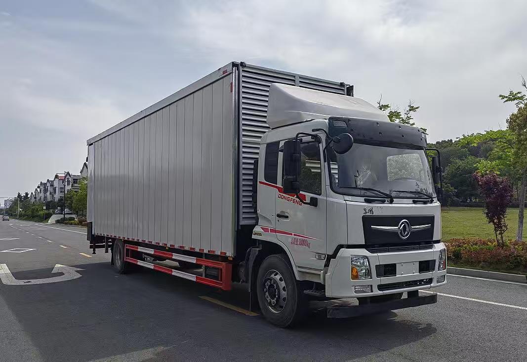 YG5183XCCDFVC1型餐车